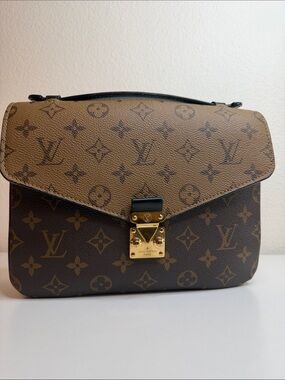 LV Pochette Métis Reverse Monogram M44876